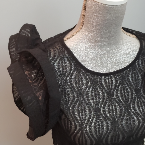 Chic Ruffle Sleeves Top - Picture 5 of 5